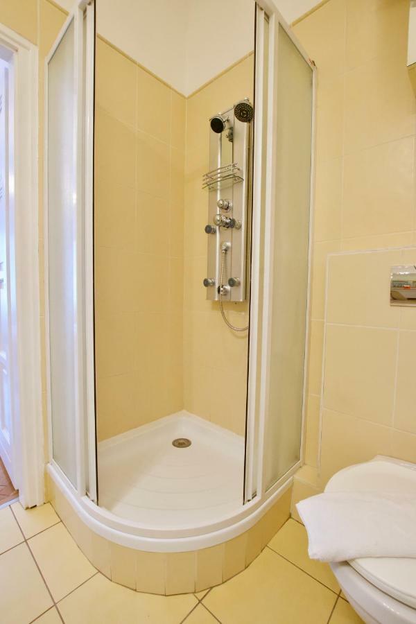 Standard Apartment By Hi5 - Madach Imre 1 Βουδαπέστη Εξωτερικό φωτογραφία